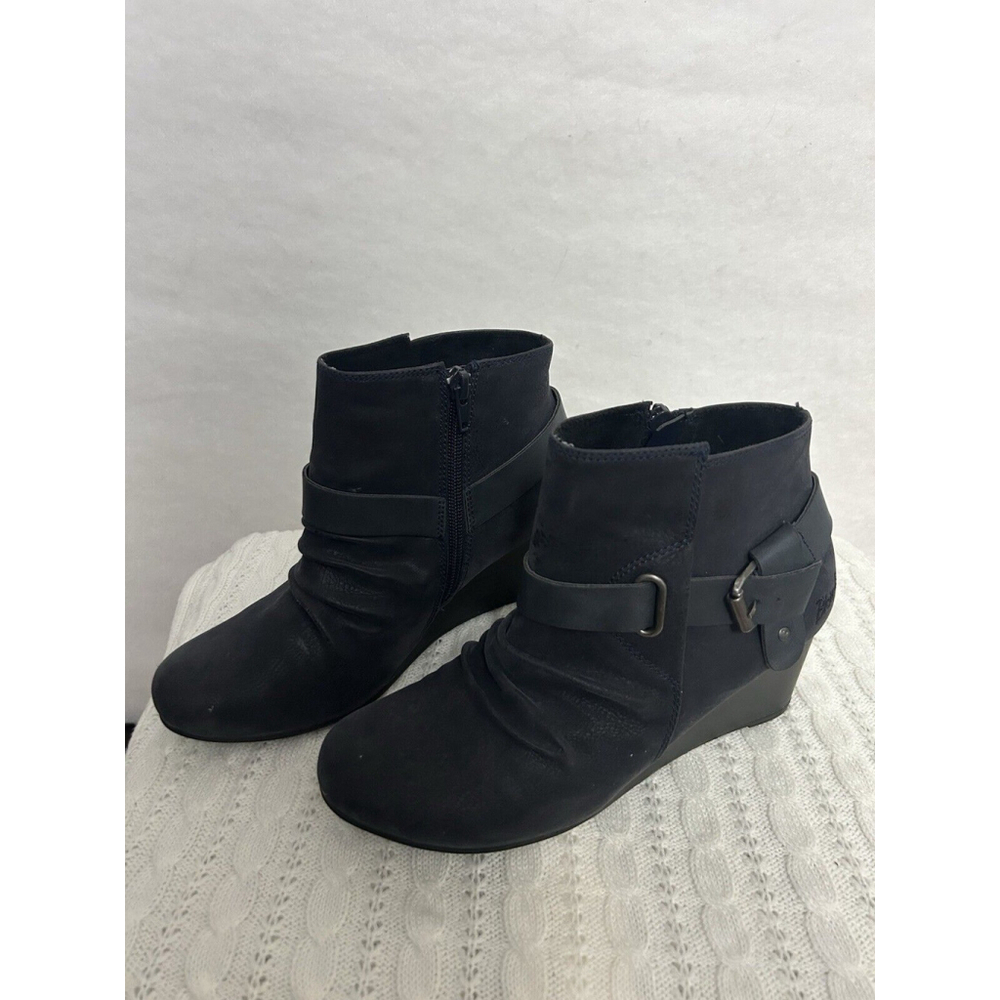 Blowfish 7.5 Ankle Wedge Bootie Side Zip Cute Sleek Luxe Dressy Glamcore